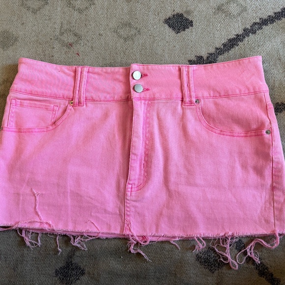 mini hot pink lots of stretch denim skirt - Picture 1 of 3